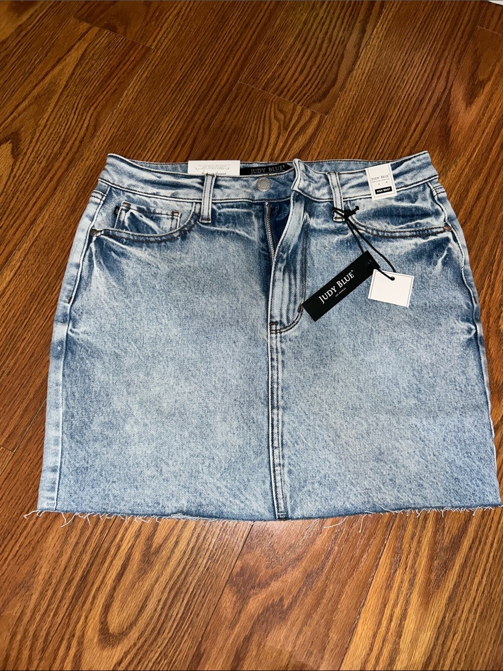 NWT Judy Blue High Waist Raw Hem Stretch Back Stone Wash Rigid Front Size M